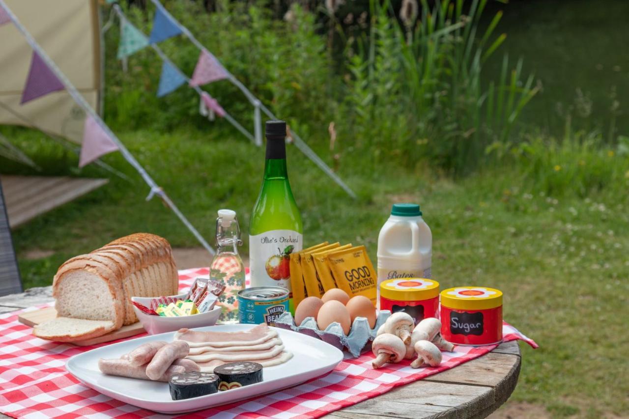 ホテル Lloyds Meadow Glamping チェスター エクステリア 写真
