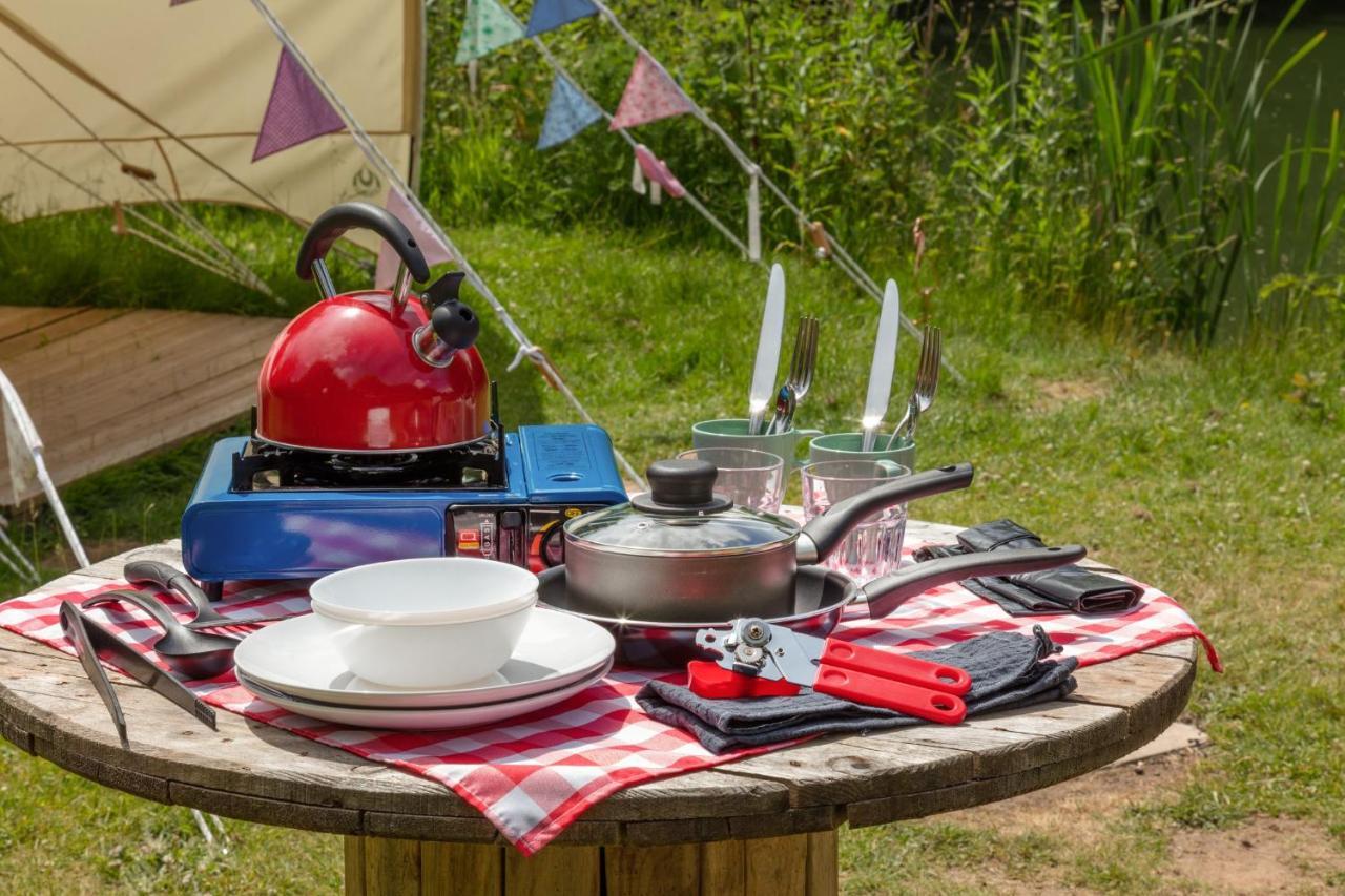 ホテル Lloyds Meadow Glamping チェスター エクステリア 写真